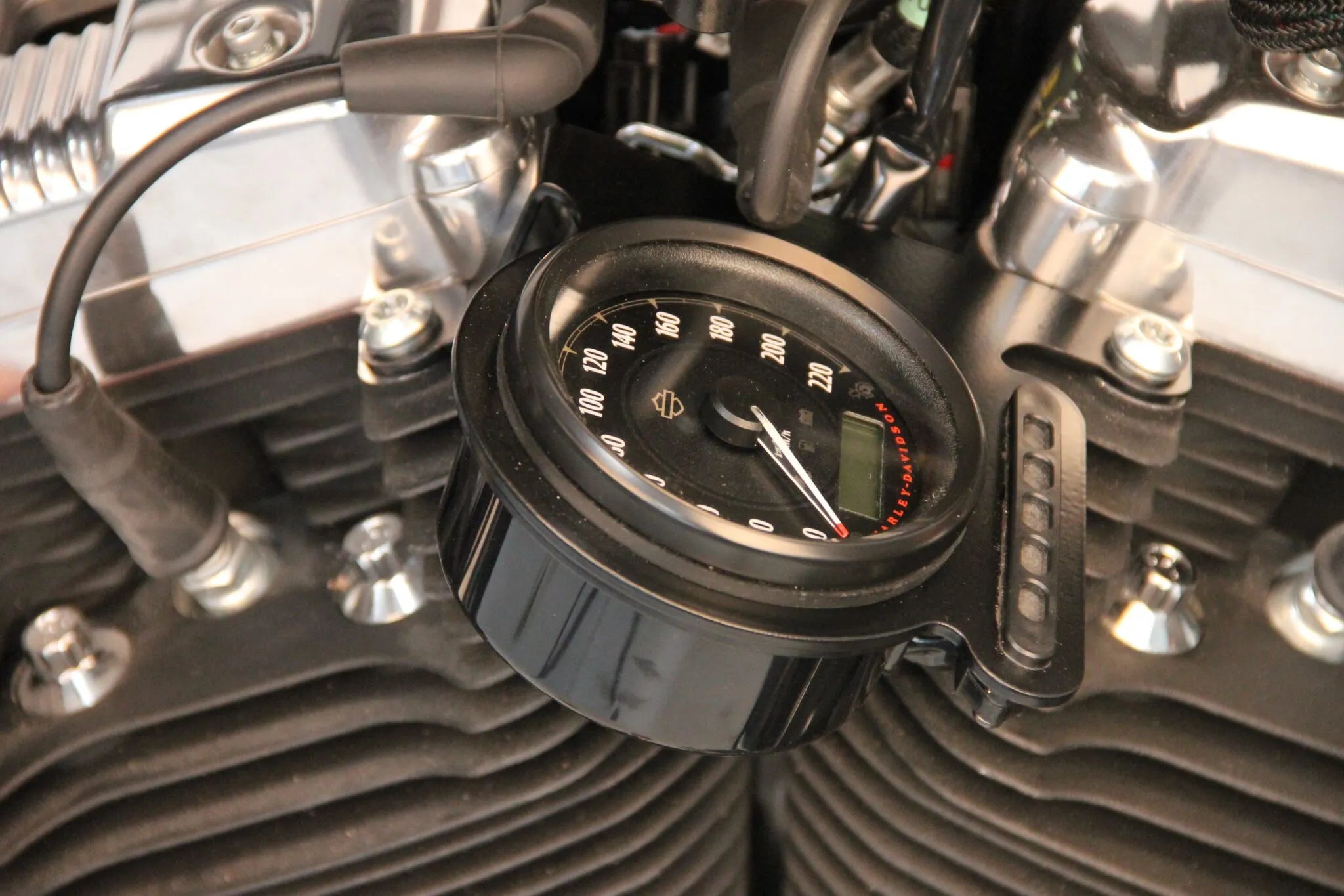 Cult Werk Tachometerhalterung – Seitenmontage