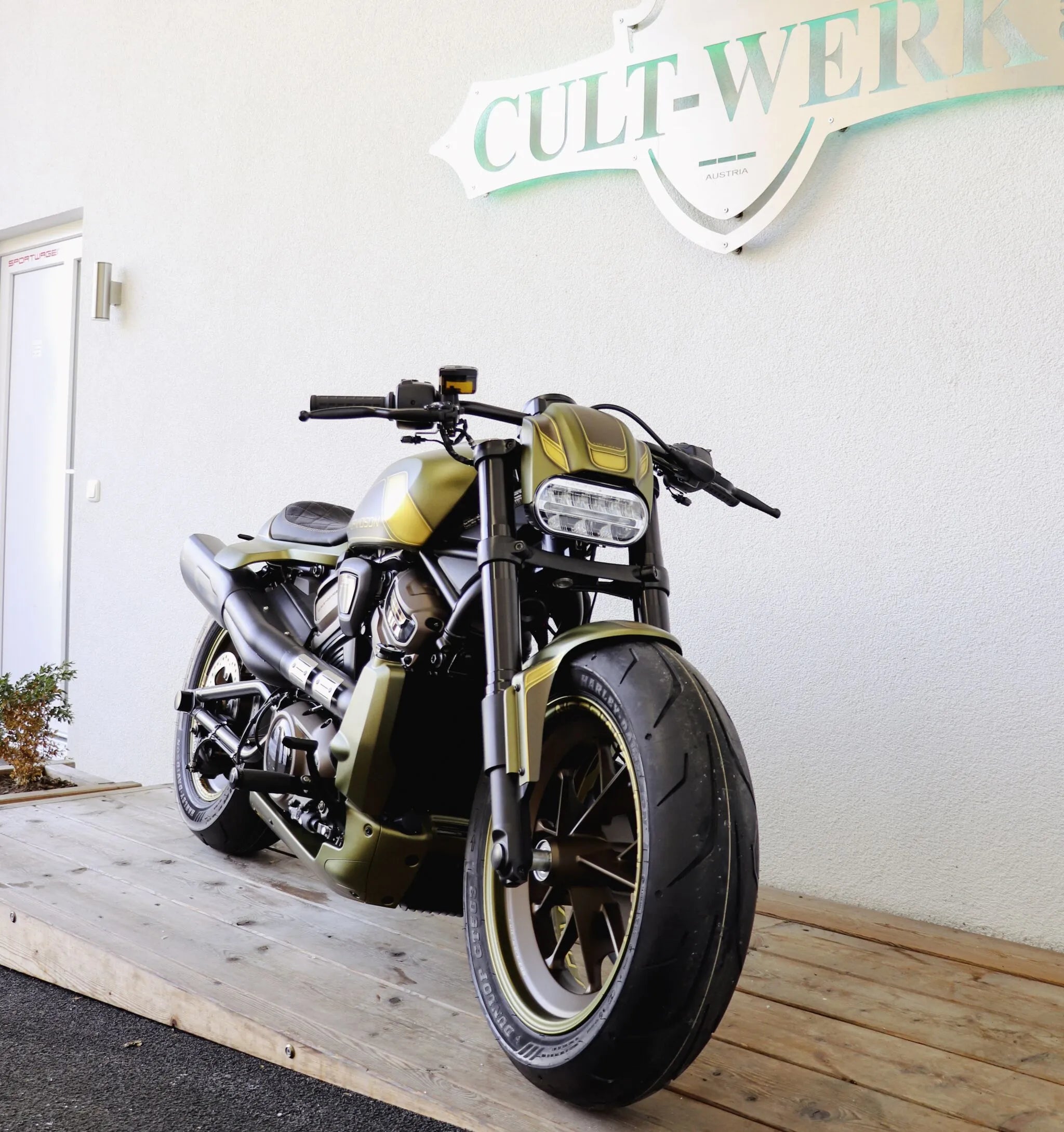 Cult Werk Blinkerhalter – Schwarz