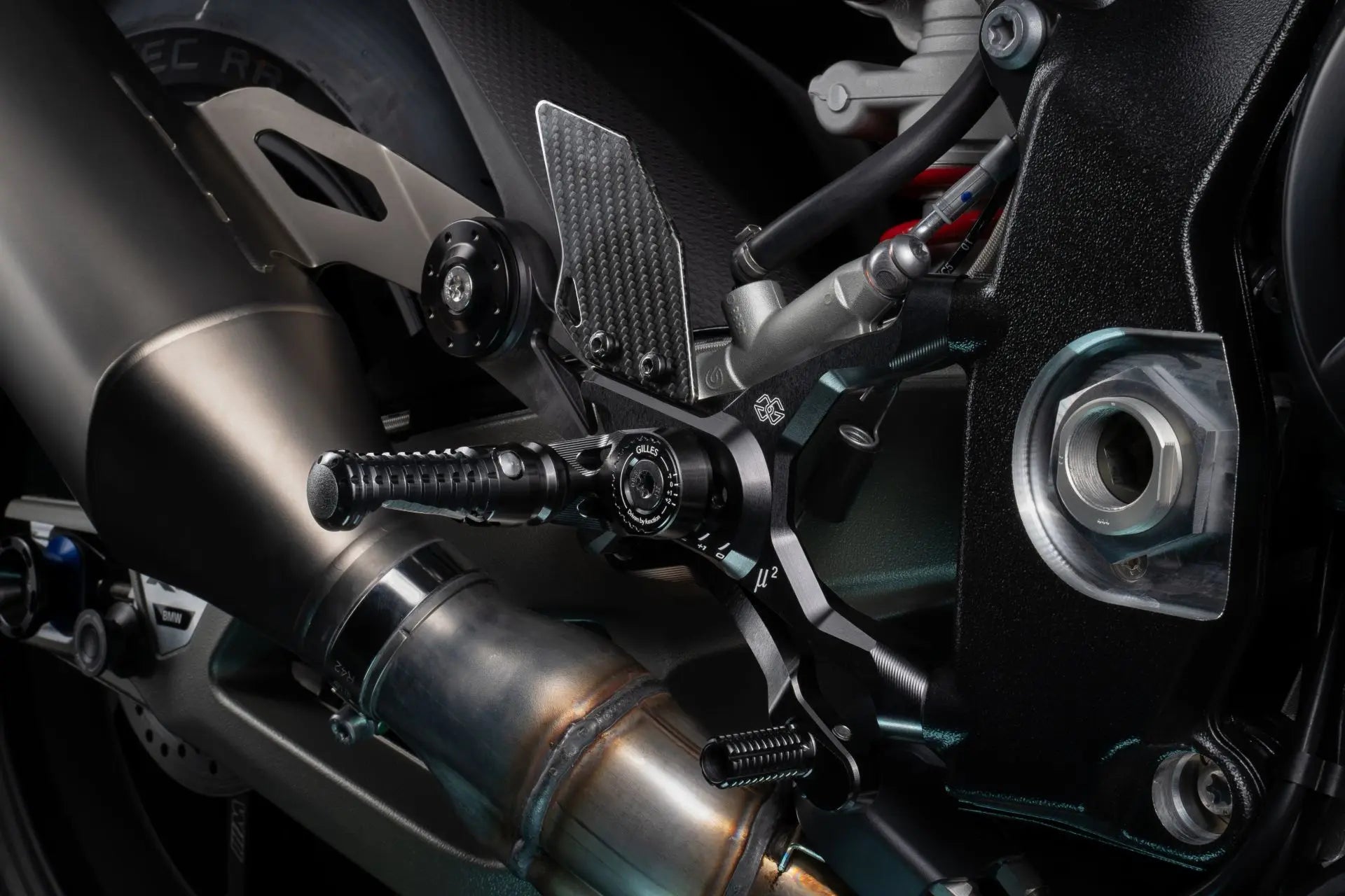 Gilles Tooling Mue2 Fußrastenanlage – Schwarzes Aluminium