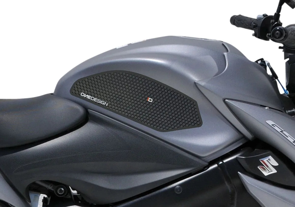 Onedesign Tank Grip für Suzuki - Schwarzes Tankpad aus Harz