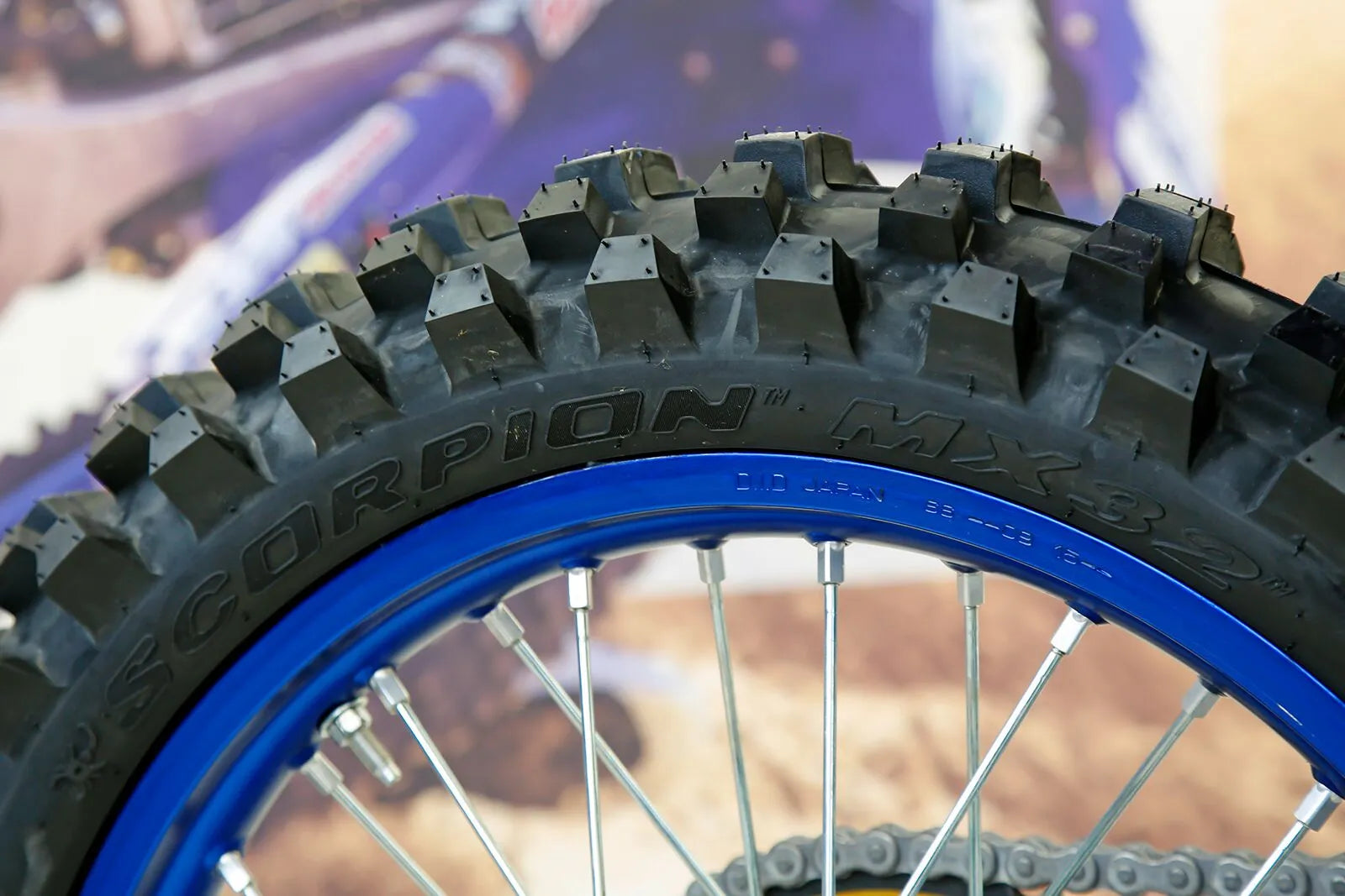 Pirelli Scorpion MX32 Mid Soft Reifen 90/100-16 hinten