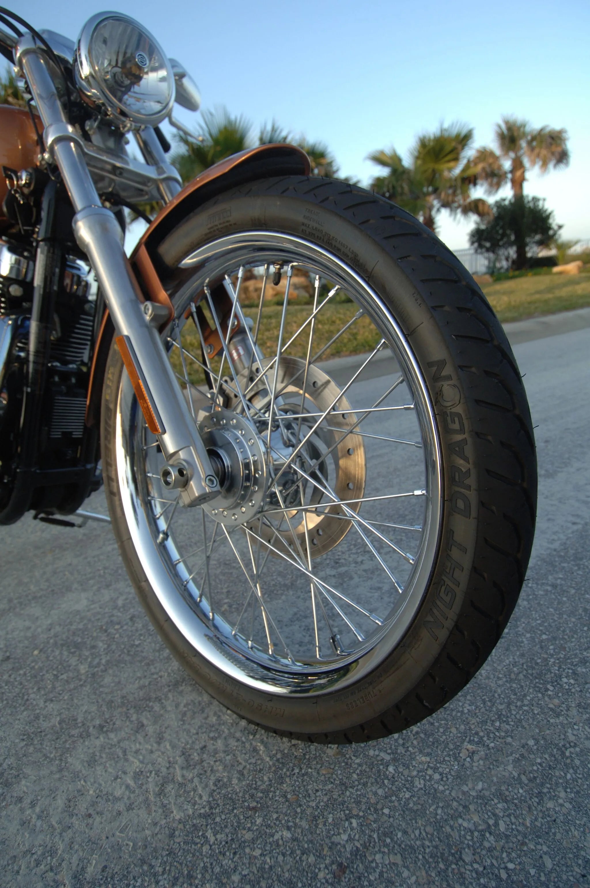 Pirelli Night Dragon Reifen 130/80B17 Vorderachse