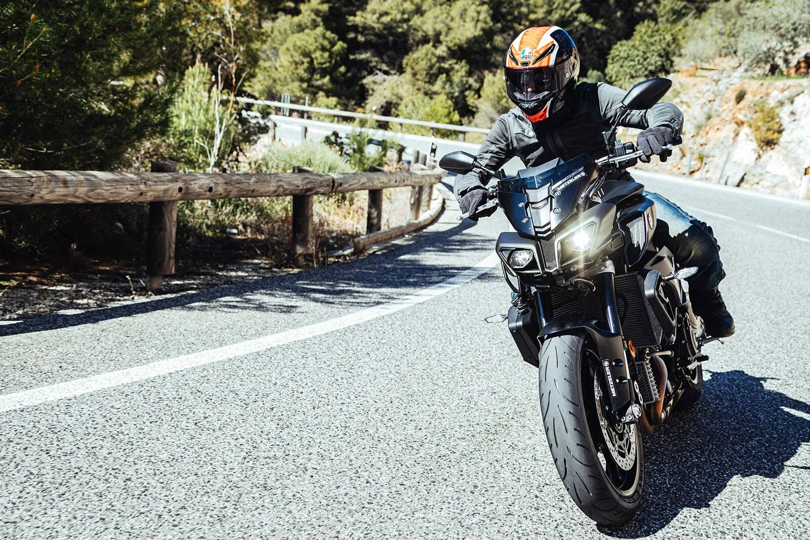 Metzeler Sportec M9 RR Vorderreifen 110/70ZR17