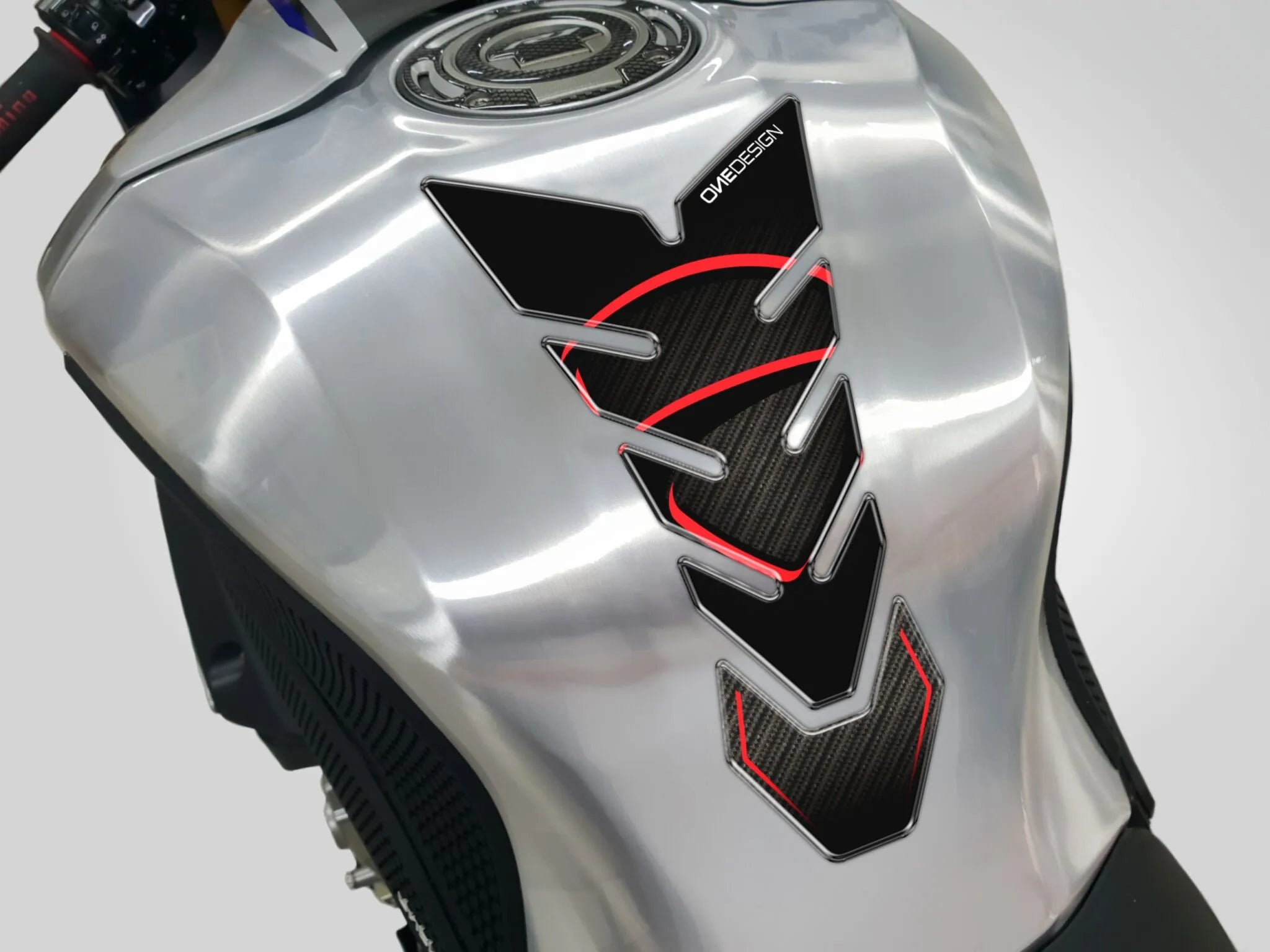 Onedesign Tankpad aus Harz/Soft-Touch - Universelle Passform