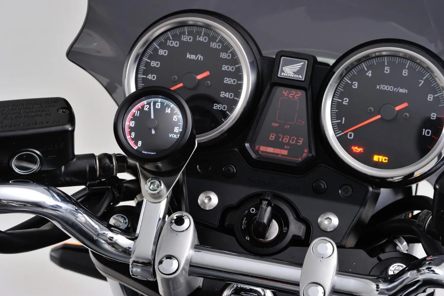 Daytona Velona48 Analoges Voltmeter