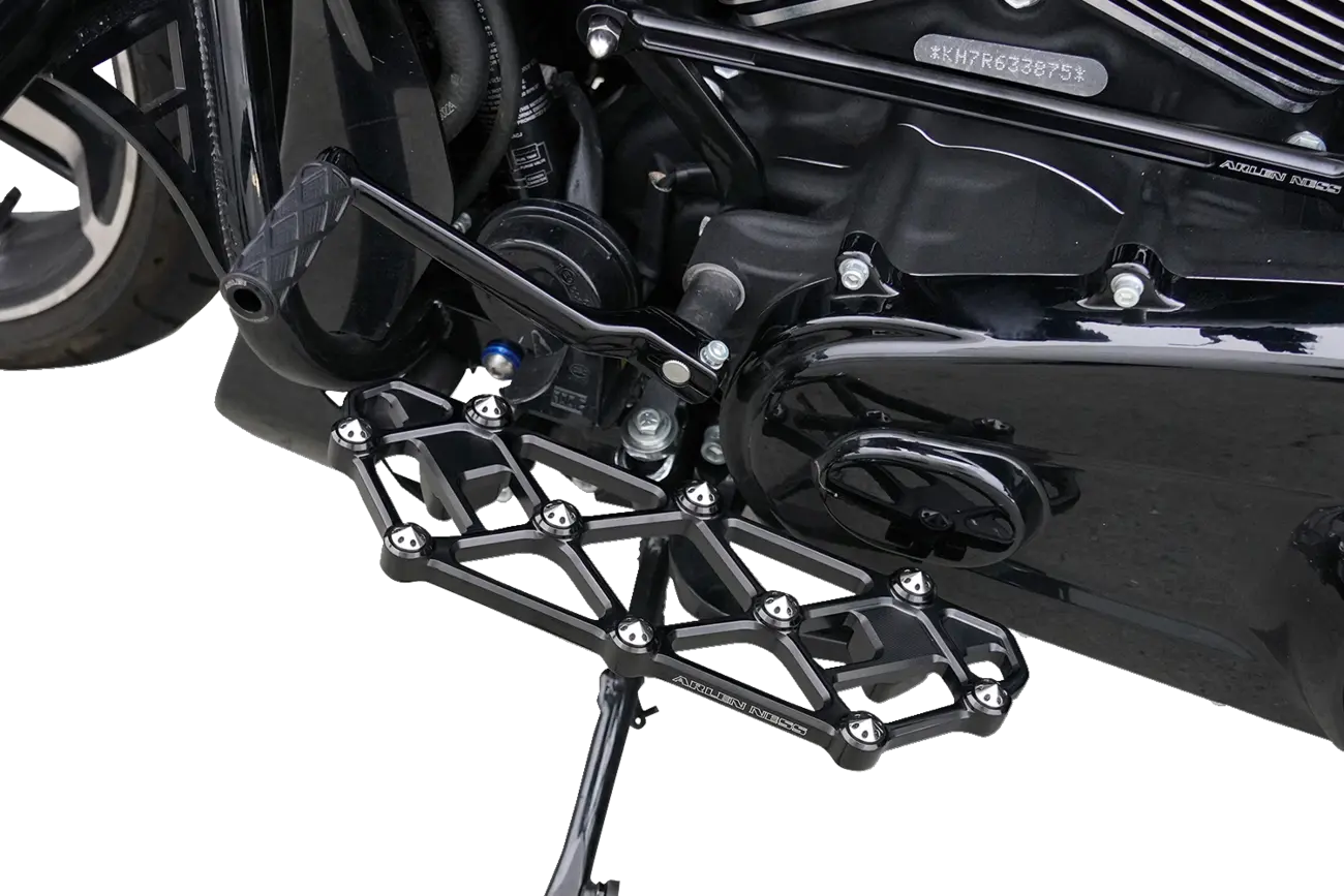 Arlen Ness Diamond Dielen – Schwarz eloxiert