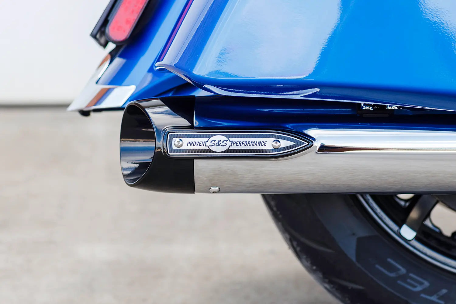 S&amp;S Cycle 4" Broadhead Slip-on Schalldämpfer - Chrom